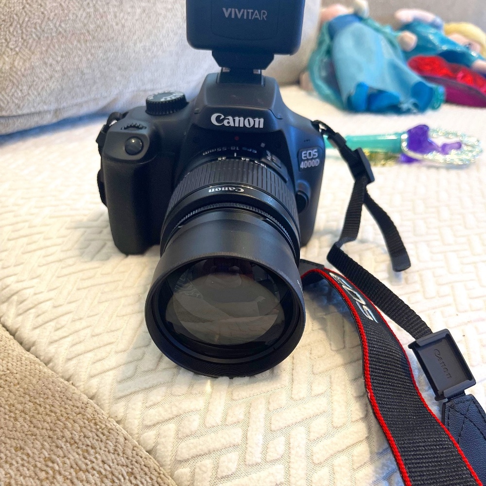 CANON 4000D- NEVER USED! NEW! Perfect for VIDEO and PICTURES!